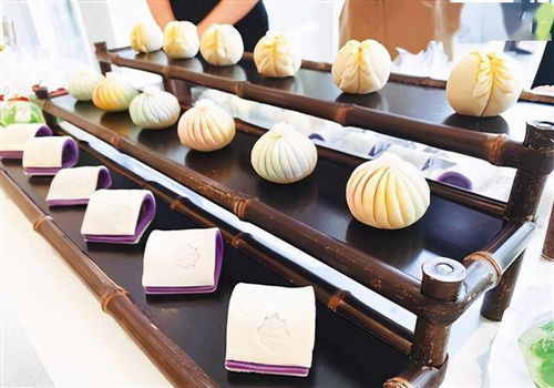 举着雪糕去打卡 文创食品花样百出，激活文化景区的文艺创作